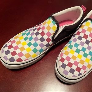 Vans Asher kids’ Rainbow Checkered. Size: 4. GUC.